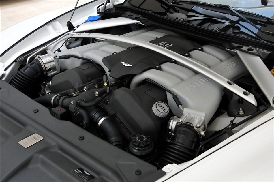 ˹· 2010 6.0L AT  