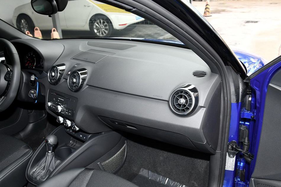 2018 30 TFSI ذ 
