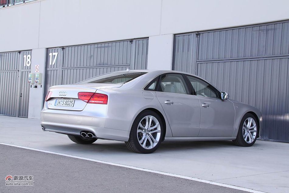 2012µS8