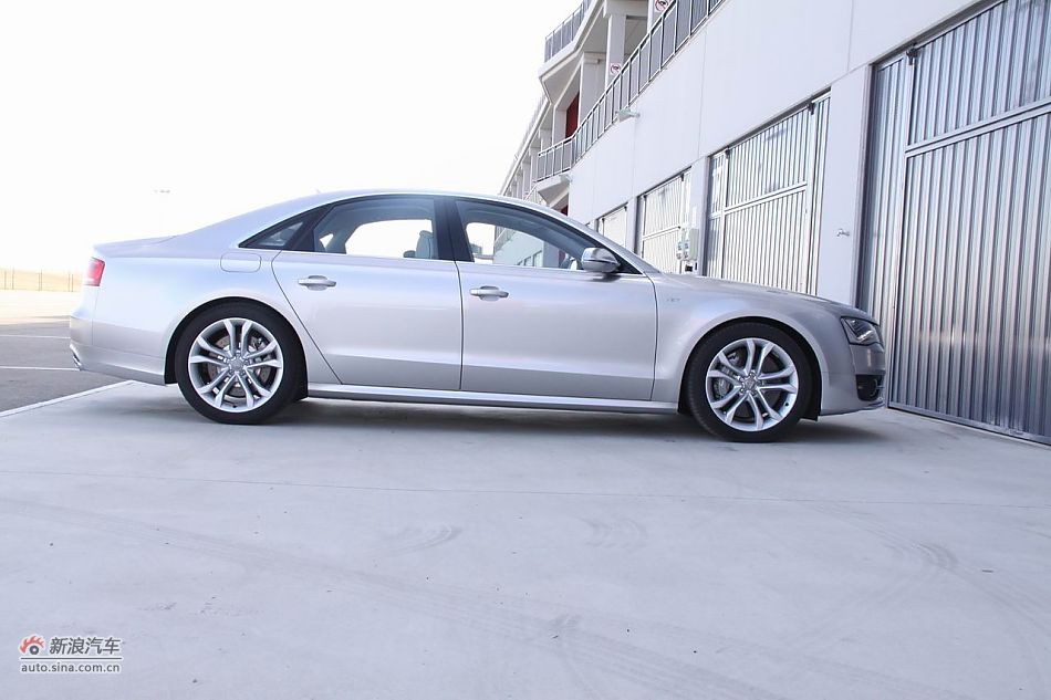 2012µS8