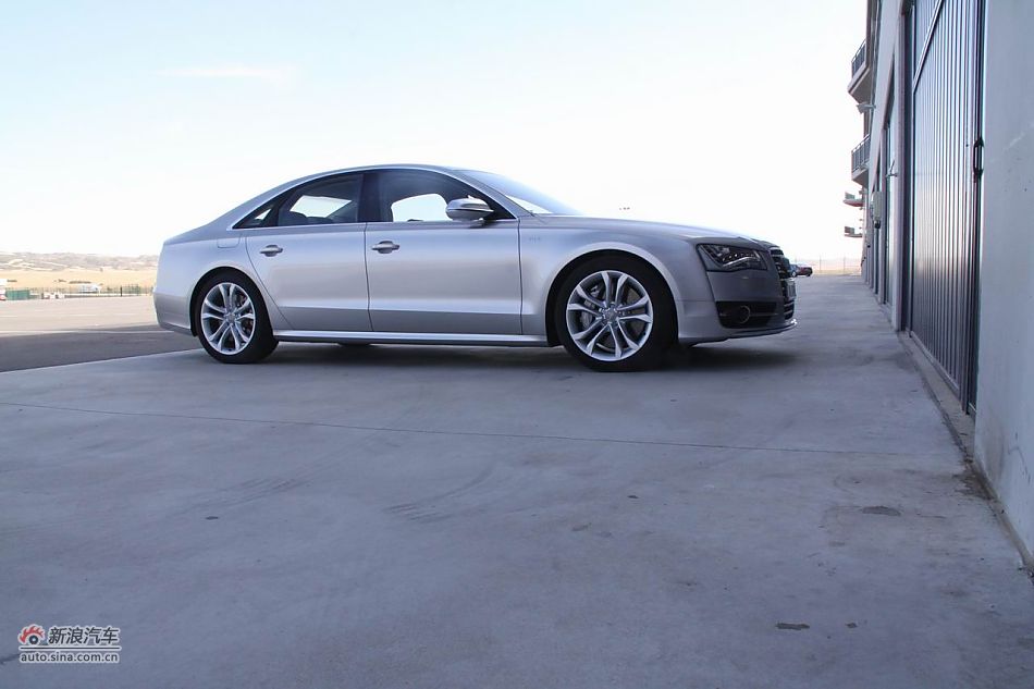 2012µS8