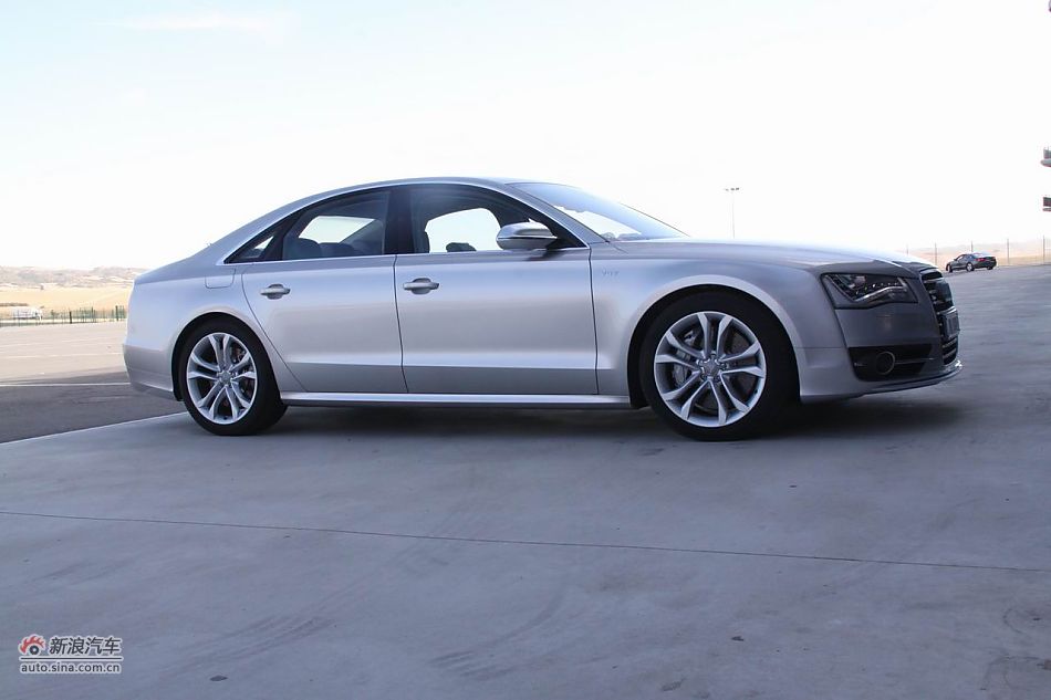 2012µS8