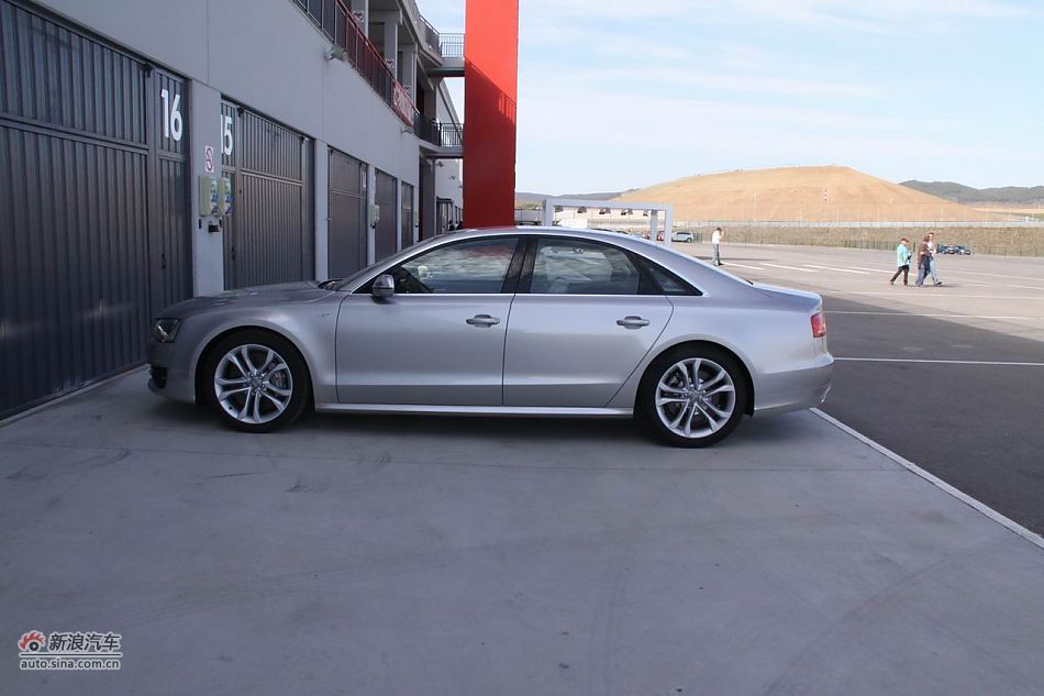 2012µS8