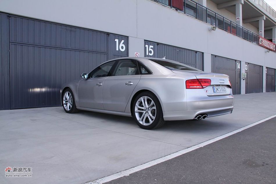 2012µS8