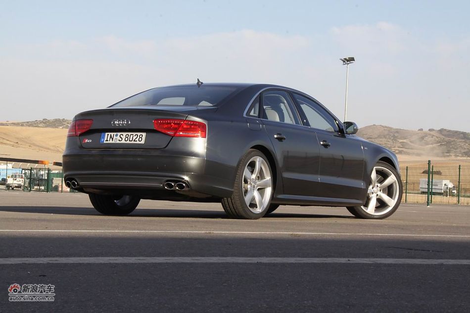 2012µS8