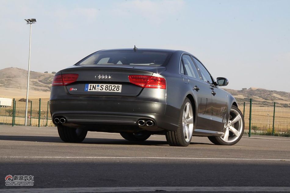 2012µS8