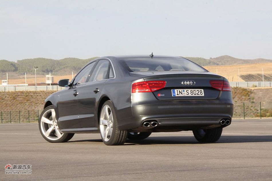 2012µS8