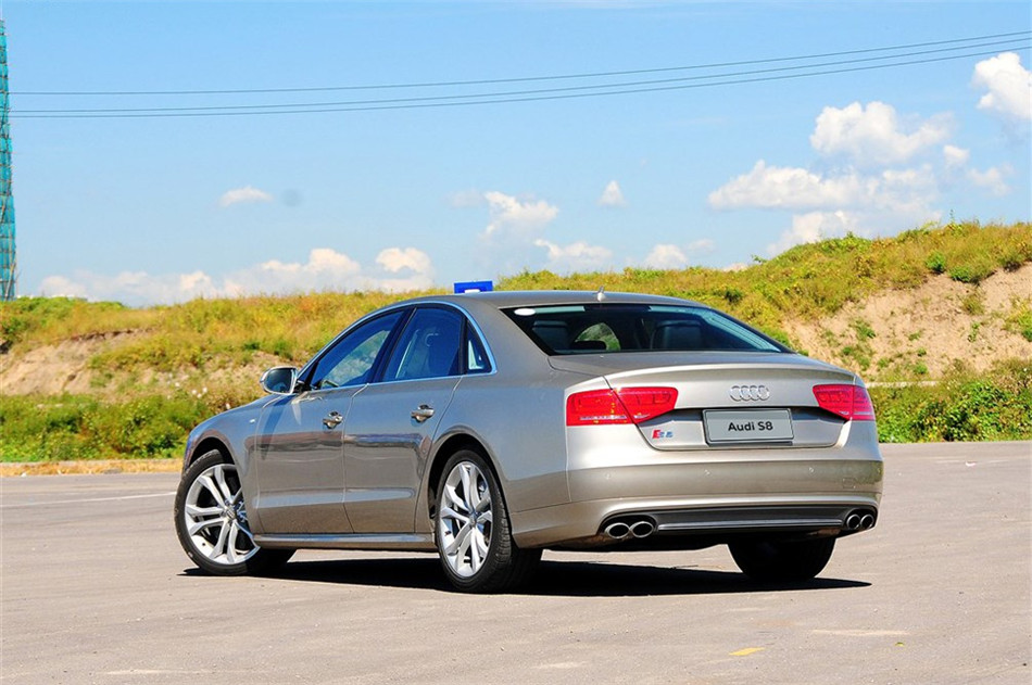 2013 4.0TFSI AT quattro 