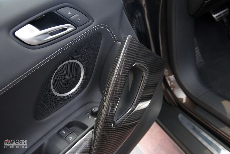 2011µR8 Spyder