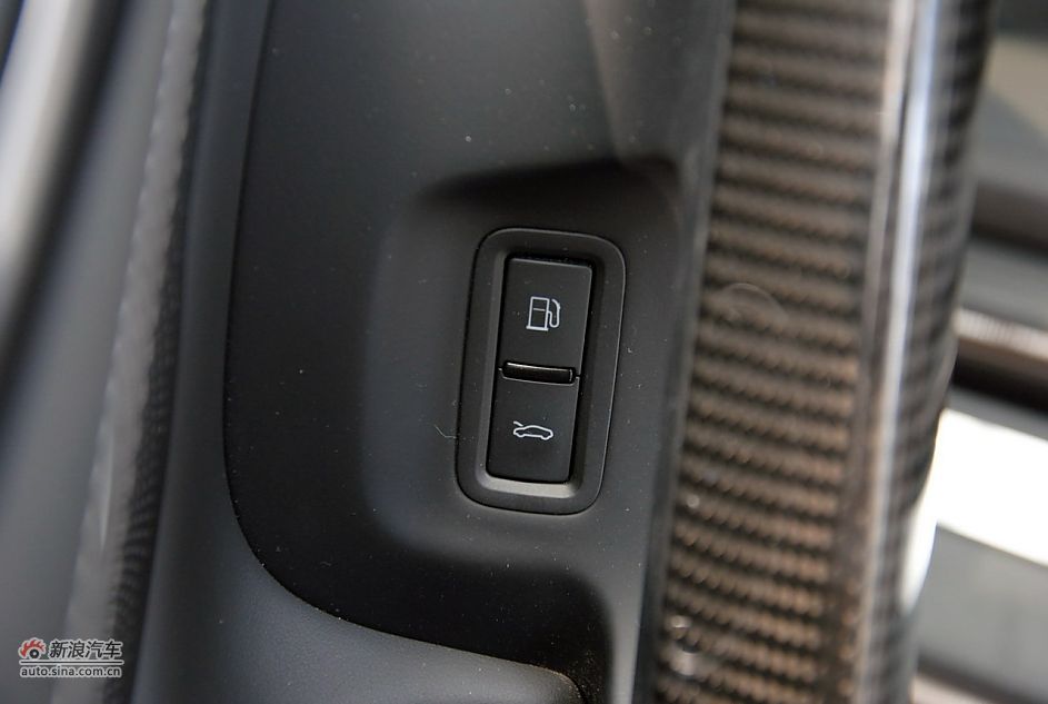 2011µR8 Spyder