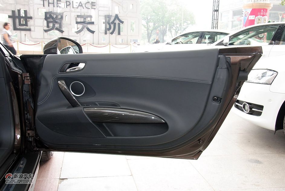 2011µR8 Spyder