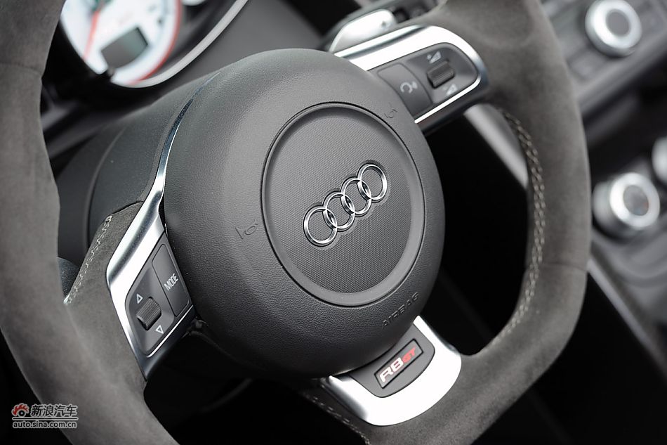 2012µR8 GT