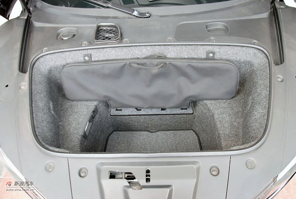 2011µR8 Spyder