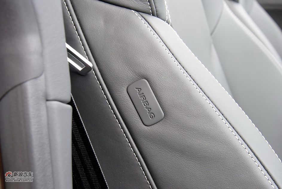 2011µR8 Spyder