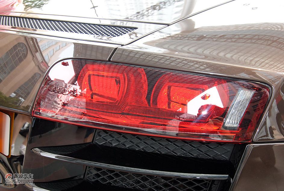 2011µR8 Spyder