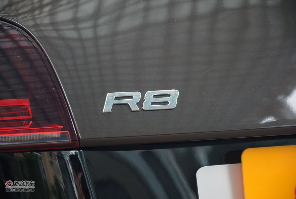 2011µR8 Spyder