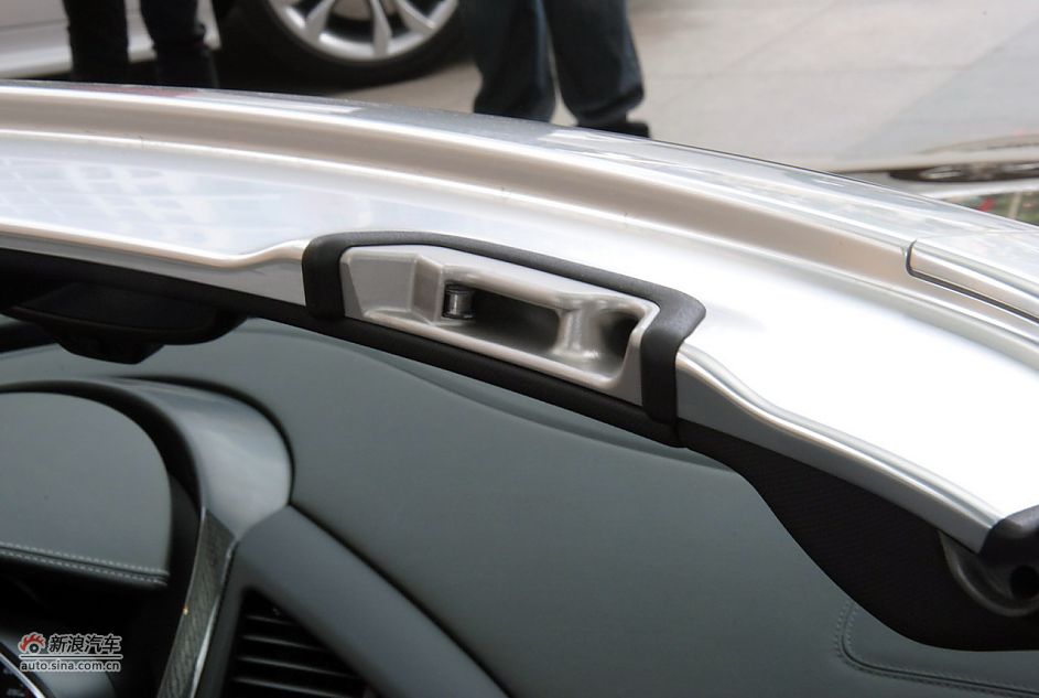 2011µR8 Spyder