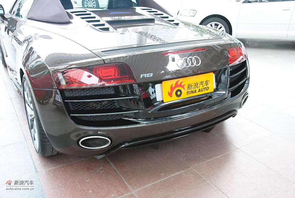 2011µR8 Spyder