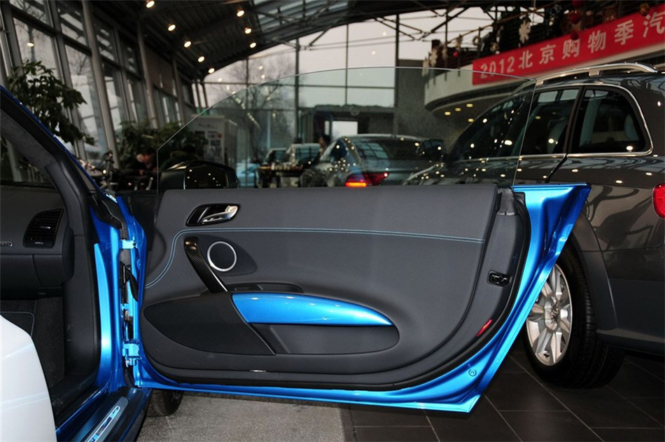 2013 5.2FSI AMT quattroйר οռ