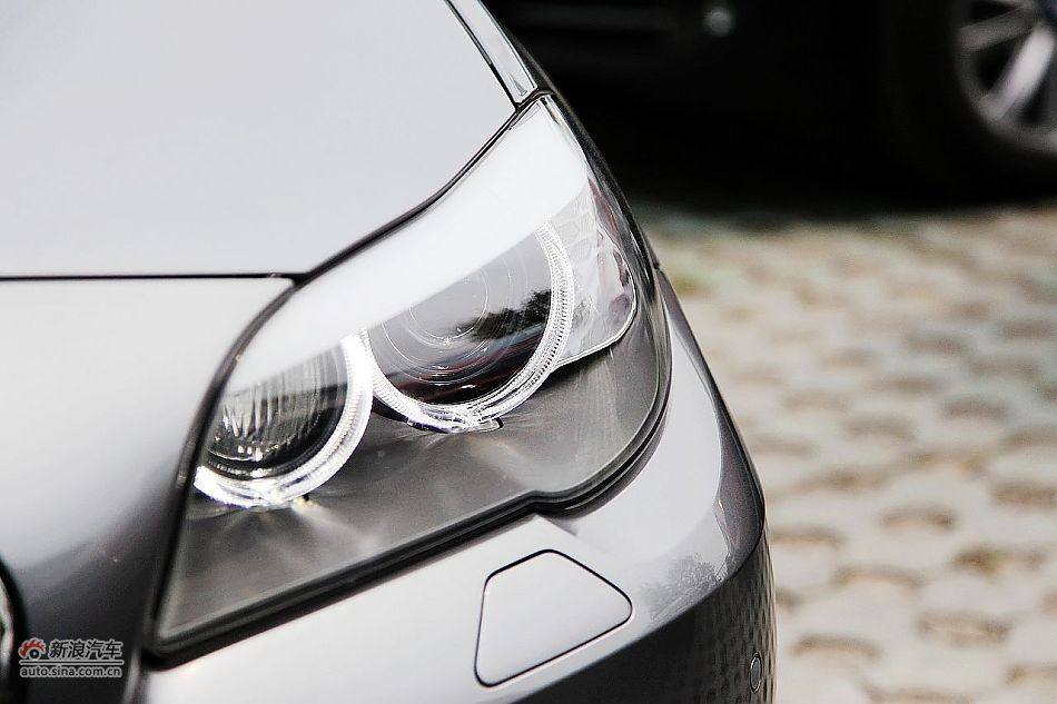 ڱ535i˶