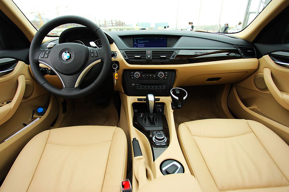 X1 xDrive28iͼƬ