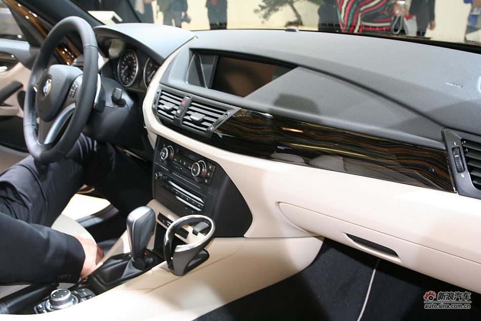 BMWX1xDrive28i