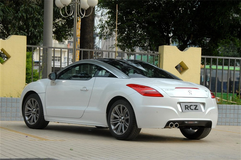 2011RCZ˶