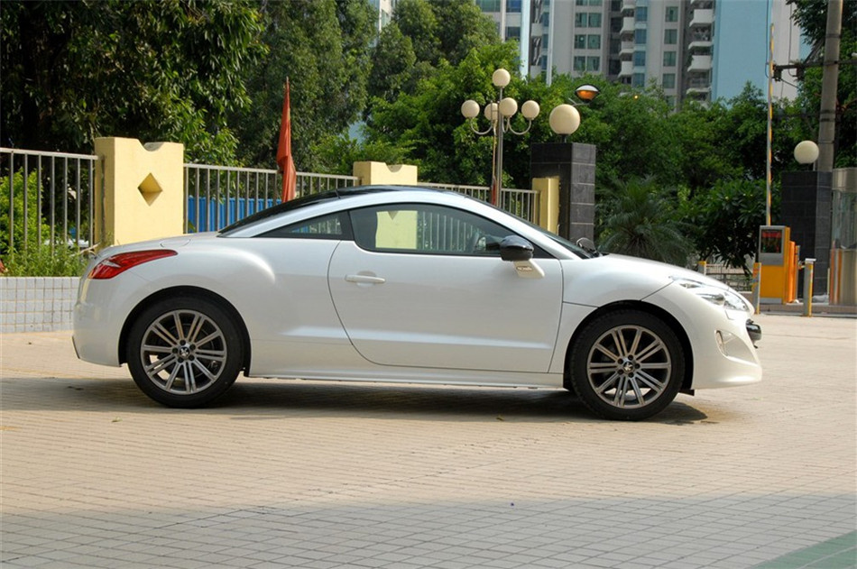 2011RCZ˶