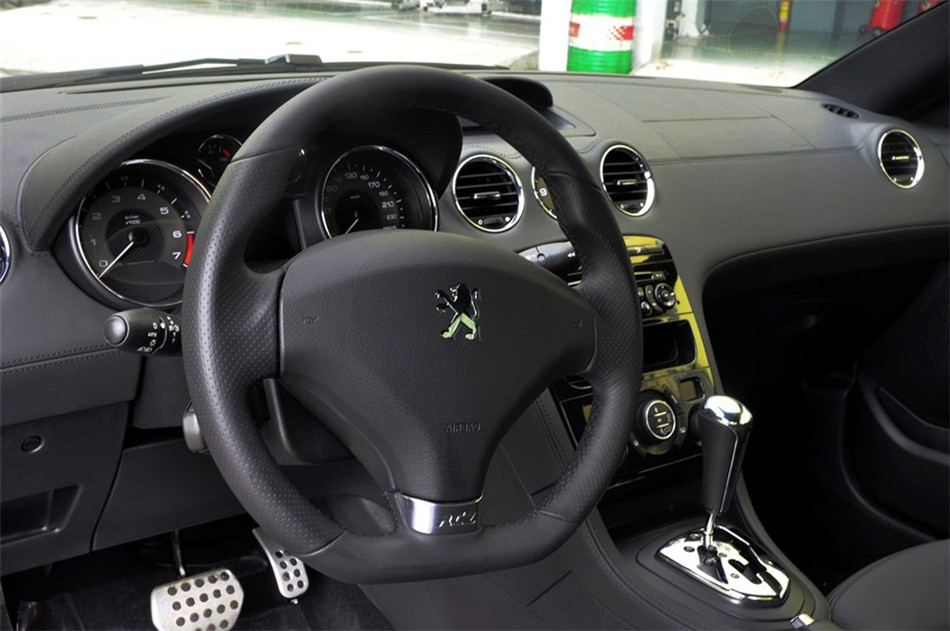 2011RCZ˶