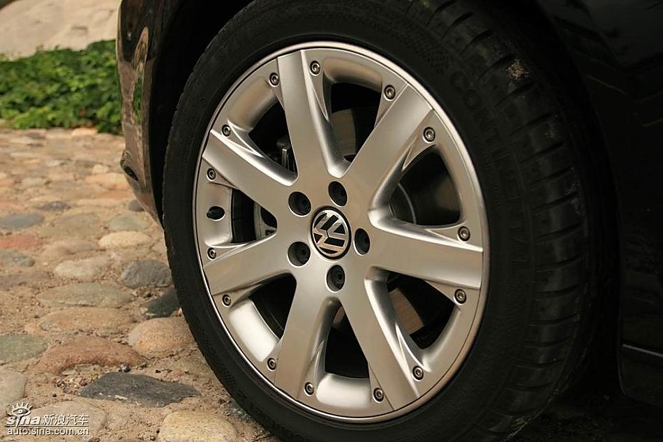 08EOS