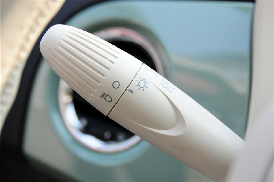500 2012 1.4L AT  