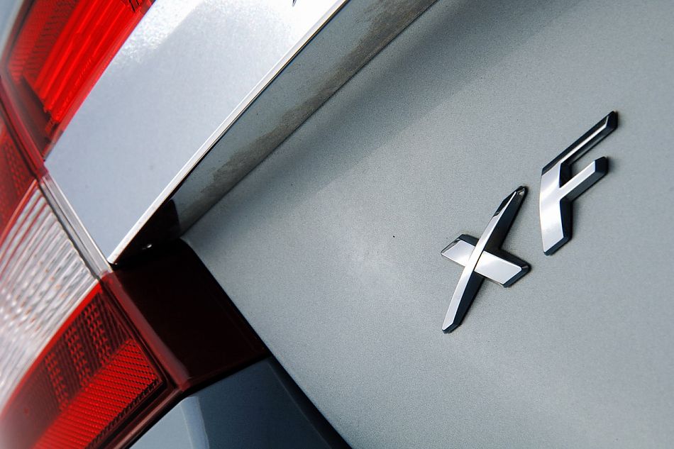 ݱJAGUAR XF
