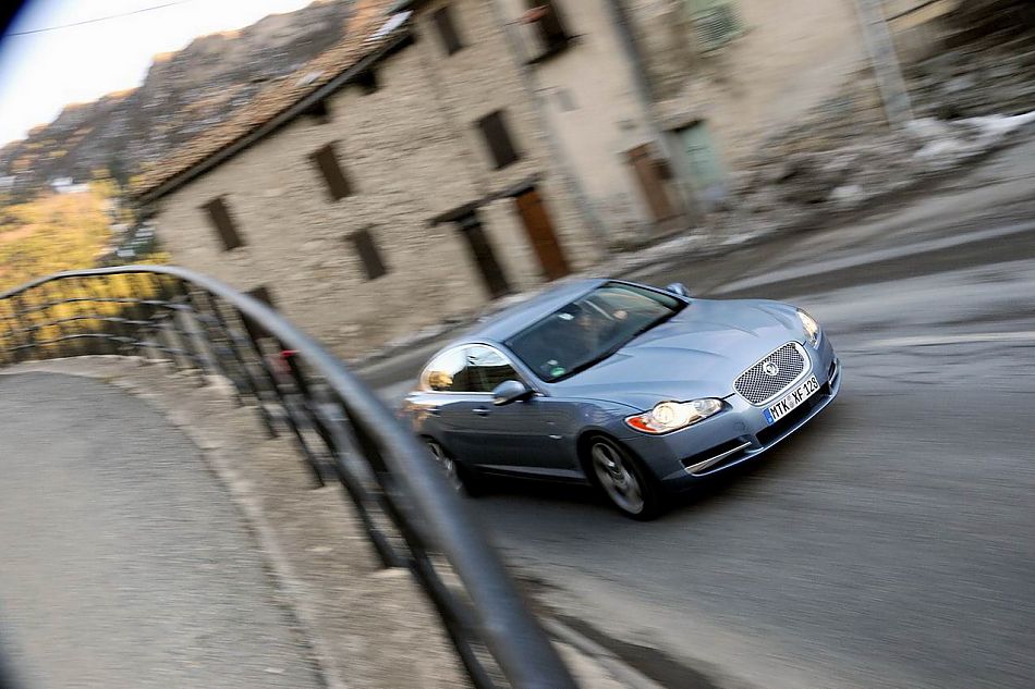 ݱJAGUAR XF