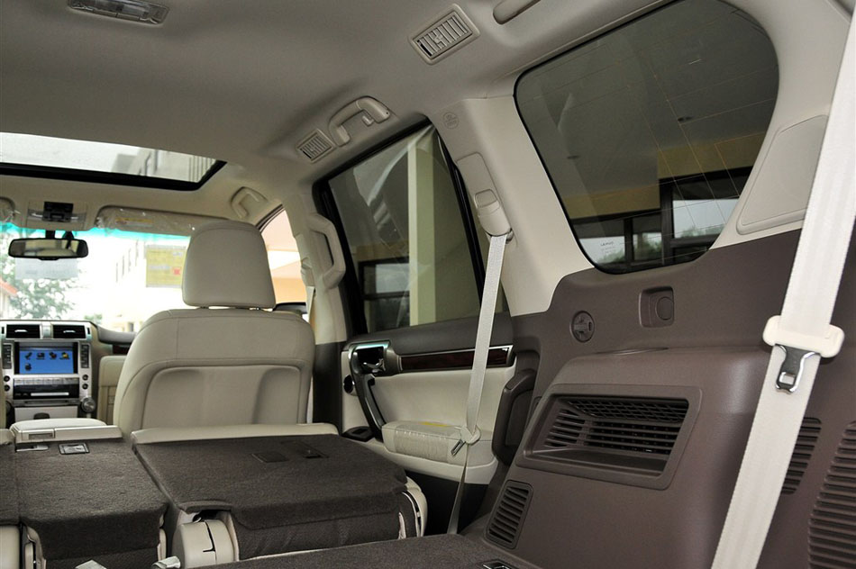 ׿˹GX400 2012 ռ