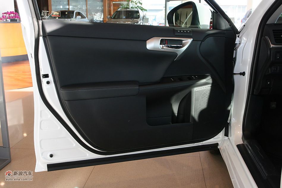 2012׿˹CT200h