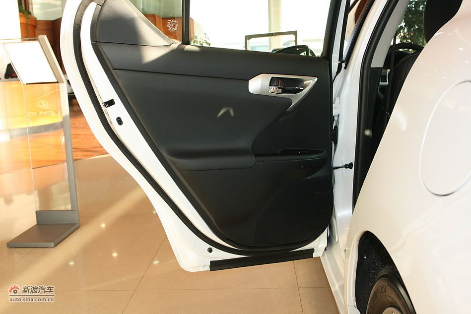 2012׿˹CT200h