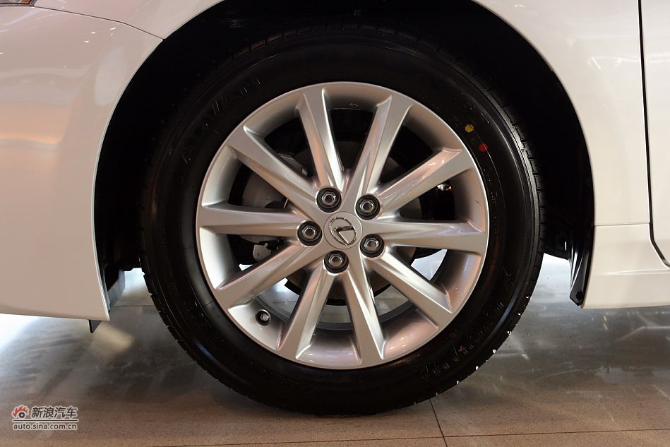 2012׿˹CT200h