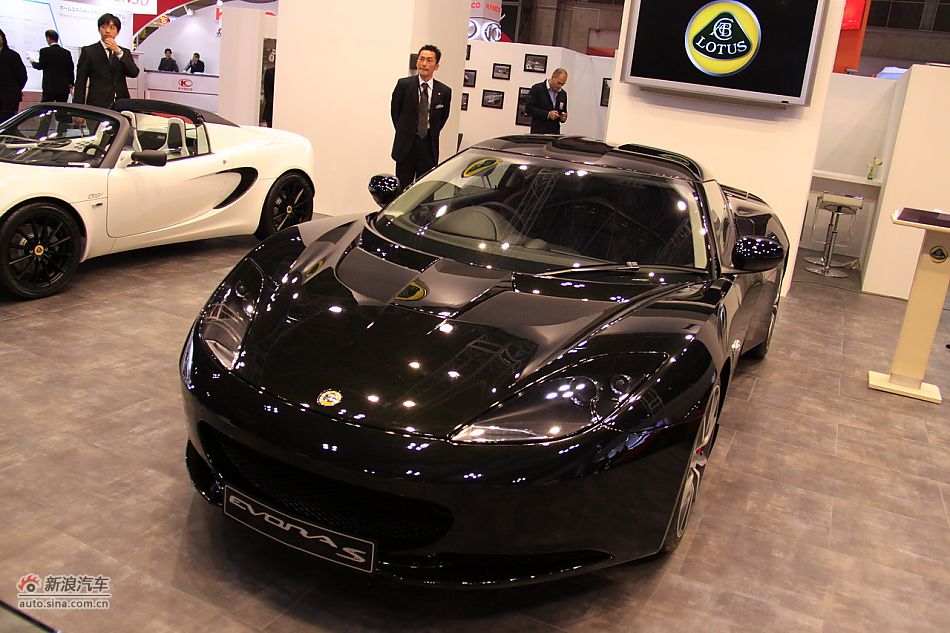 ·˹ Evora S IPS