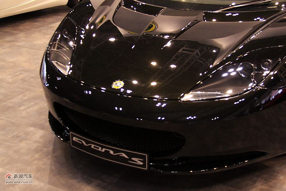 ·˹ Evora S IPS