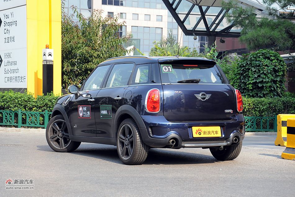2011MINI COUNTRYMANʵ