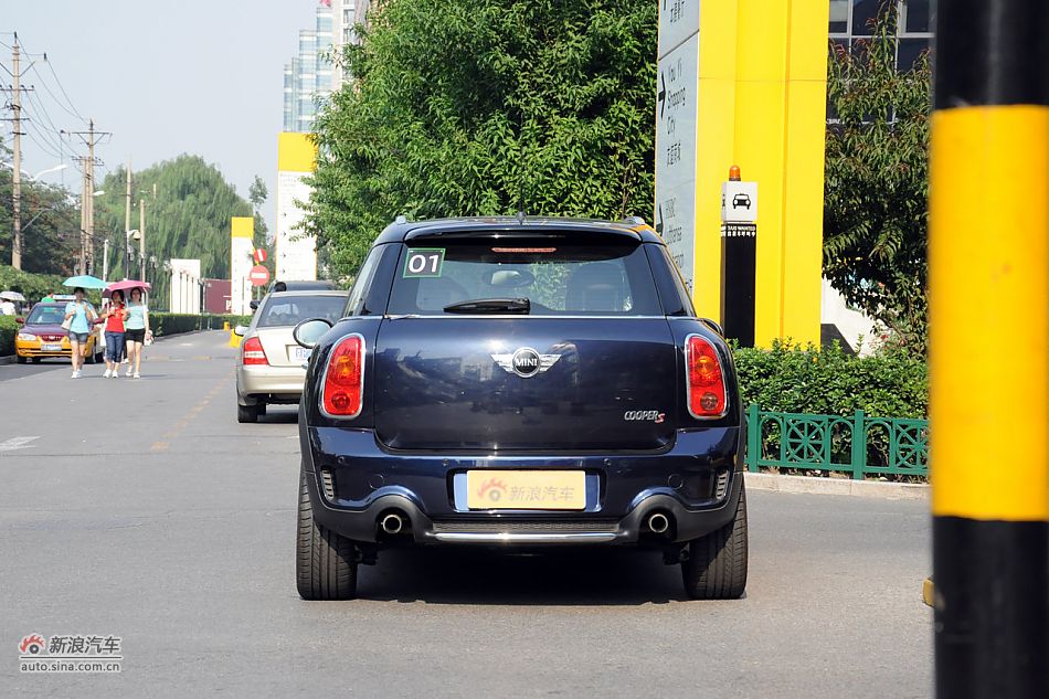 2011MINI COUNTRYMANʵ