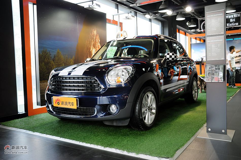 2011MINI COUNTRYMANʵ