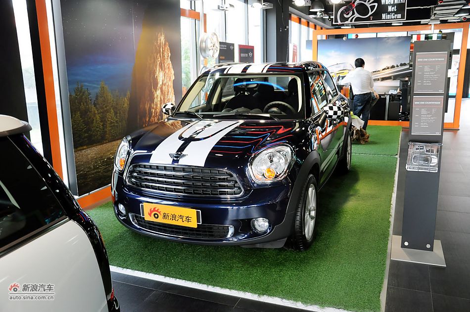 2011MINI COUNTRYMANʵ