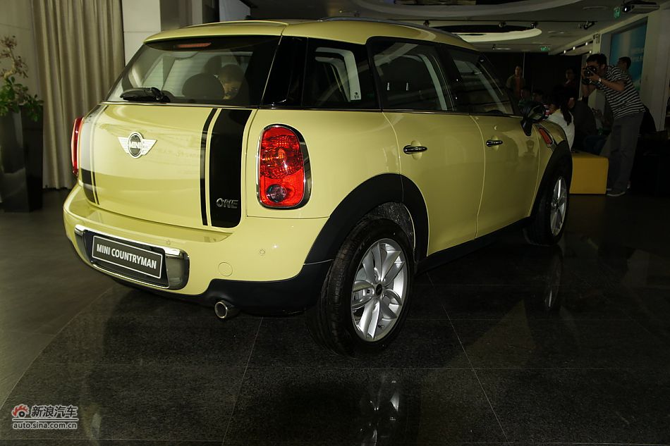 2011MINI ONE COUNTRYMAN