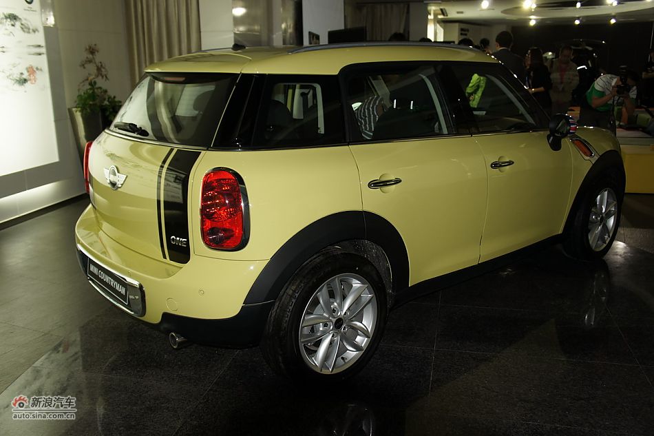 2011MINI ONE COUNTRYMAN