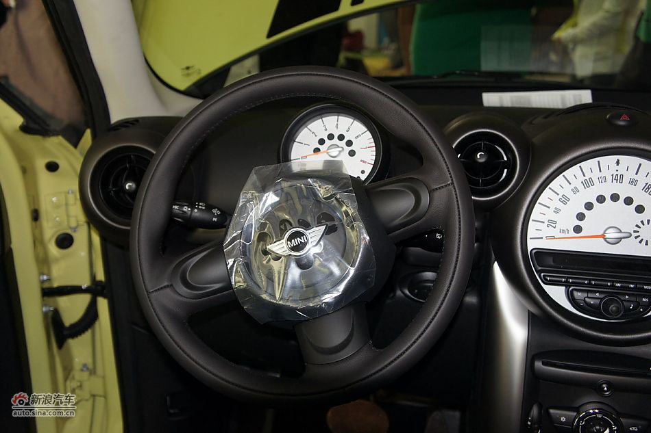 2011MINI ONE COUNTRYMAN