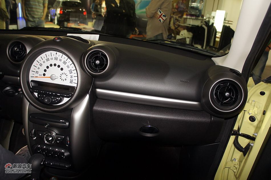 2011MINI ONE COUNTRYMAN