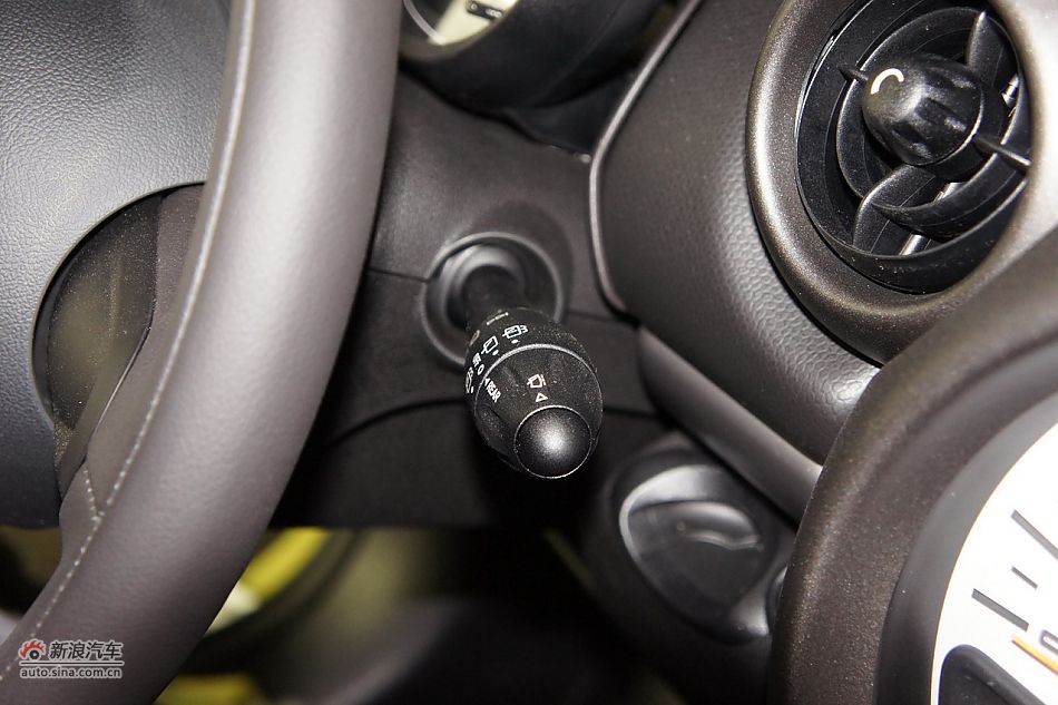 2011MINI ONE COUNTRYMAN