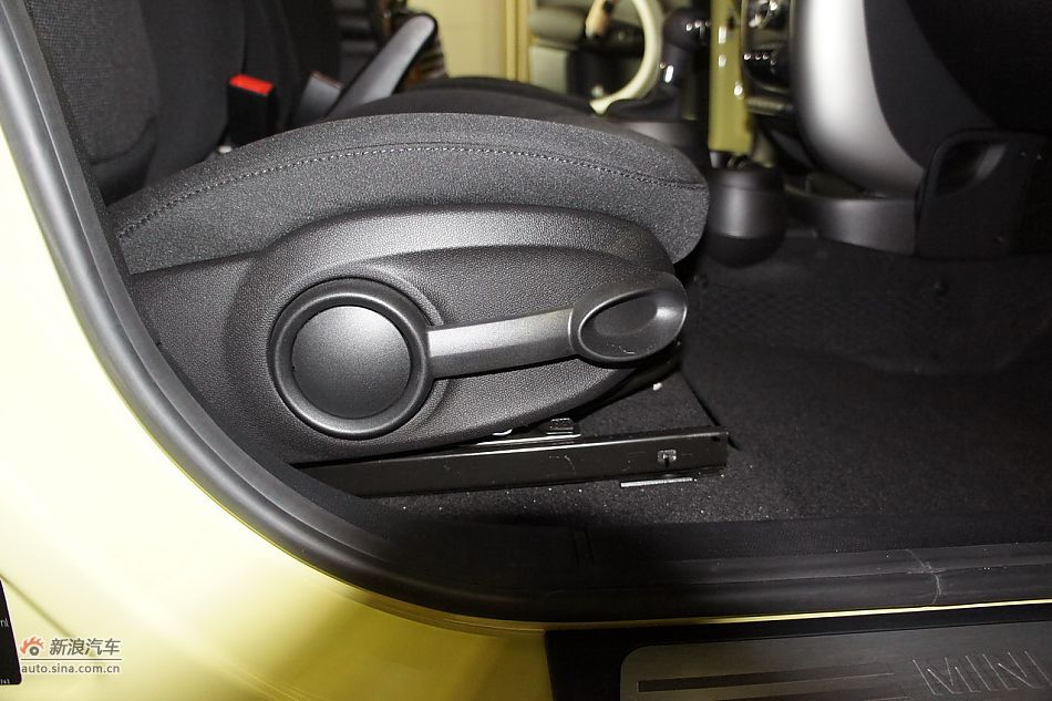 2011MINI ONE COUNTRYMAN
