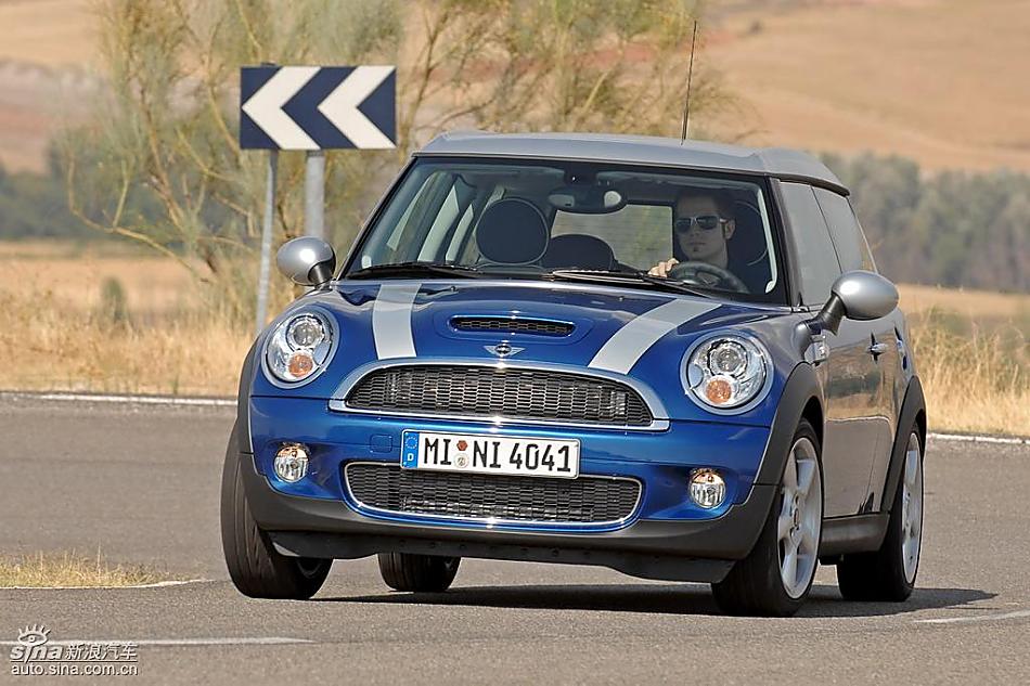 ɫMINI Clubman
